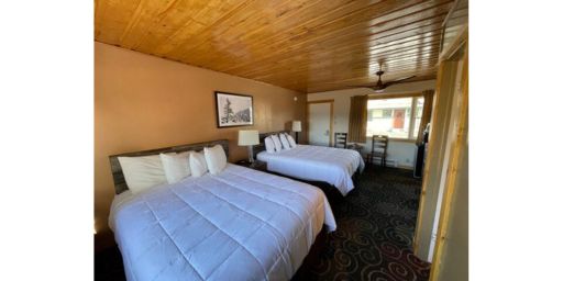 A room at Estes Park Inn